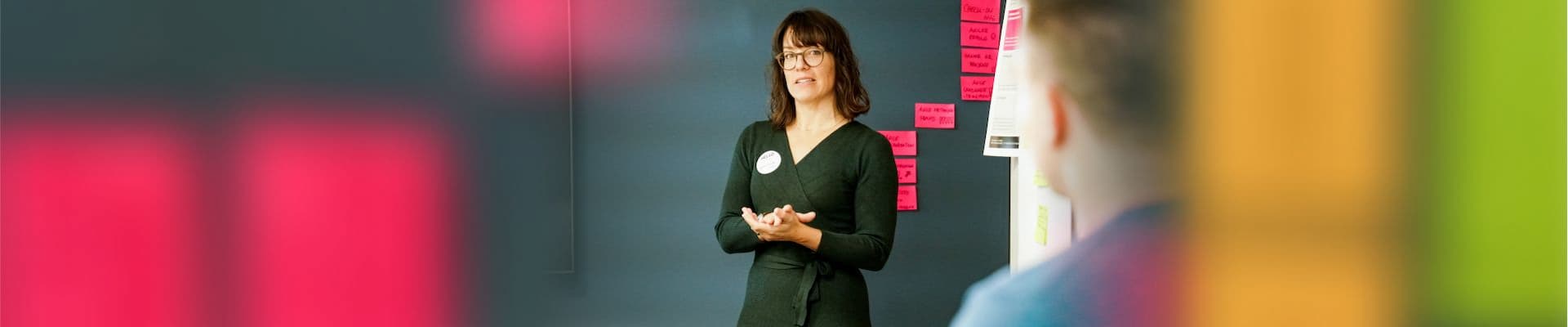 Seminar-Teilnehmerin im Fokus